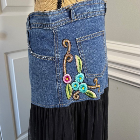 Vintage Collection Embroidered Denim 2pc Set Jacket Skirt Rhinestone Size M EUC - Picture 8 of 16